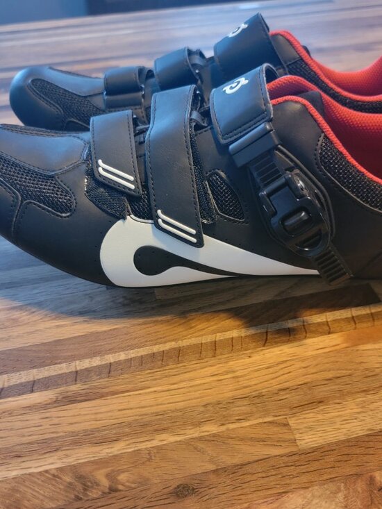 Peloton Altos Cycling Shoes IOB Black and Red main image 8